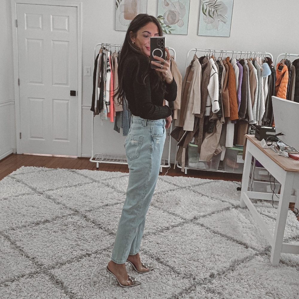 Zara high rise mom straight leg jeans size 2 - Picture 3 of 8